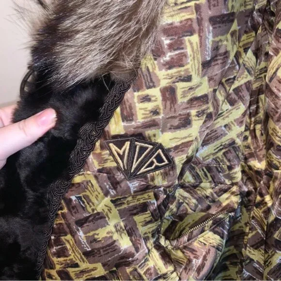 Vintage Daytons Calgary Fur Coat Mid Length - Picture 6 of 12